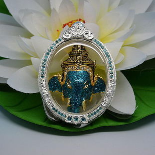 龙婆本大师2552年开光象神泰国佛牌的深远加持